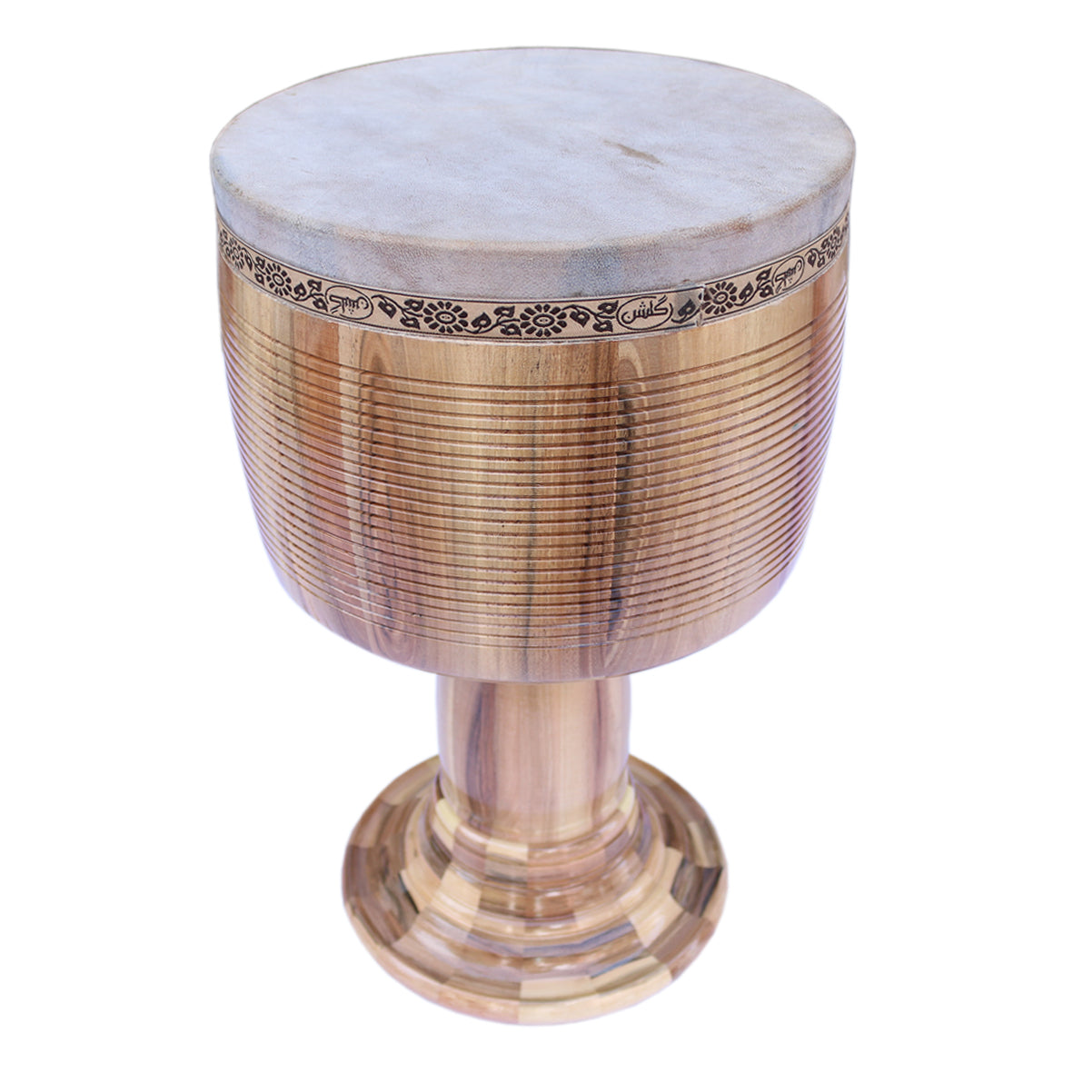 Tonbak GTZ-206 par Golshan avec corps en noyer sculpté et peau de chameau